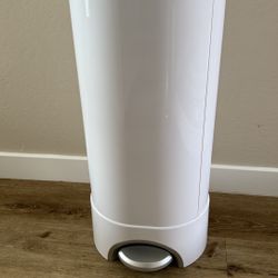 Munchkin tall Diaper Pail