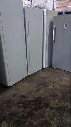 Stand-up freezers, all sizes