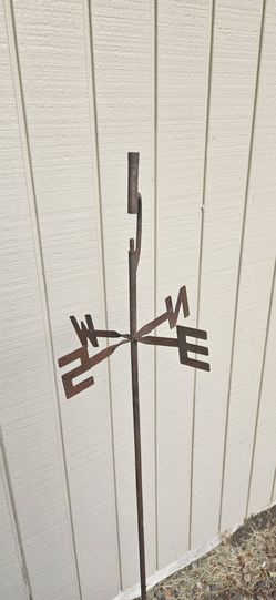 METAL RUSTIC GARDEN STAKE