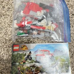 Lego 76946 - Blue & Beta Velociraptor Capture