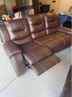 Cambridge Clark Collection Reclining 3 seats Sofa in very good Condition.
