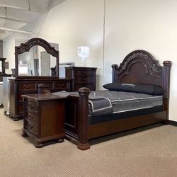 Lavinton Brown Poster Bedroom Set
