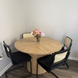 Dining Table & Chairs Set
