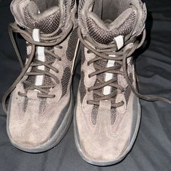 YEEZY BOOT OIL (2024)
