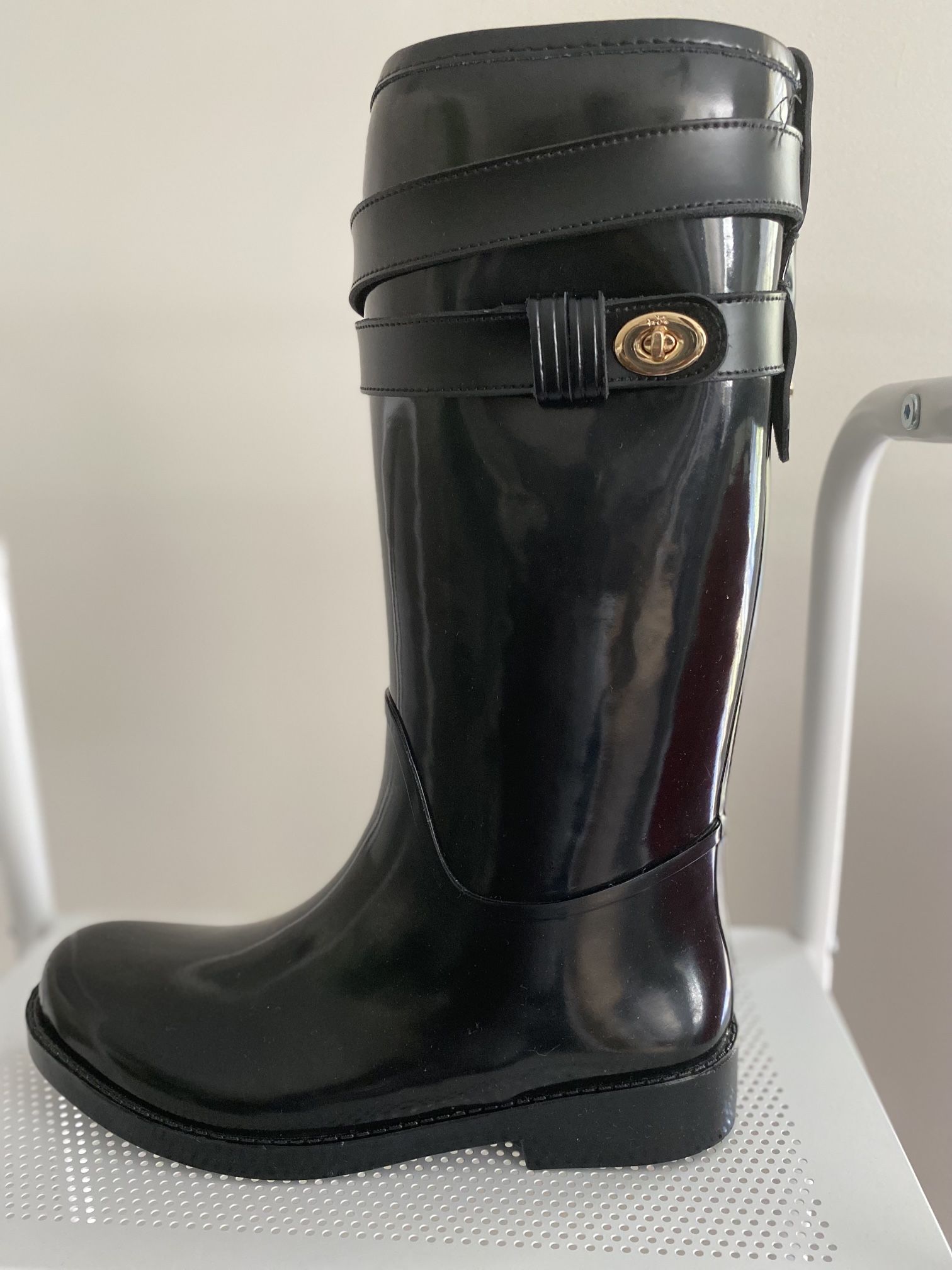 New!! Coach Trisha gold turn lock logo rubber rain boots