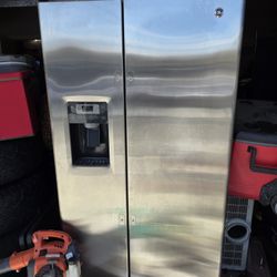 G.E. Stainless Steel Fridge 
