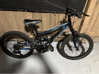 Hyper Bicycles Shocker 20 Mountain Bike,