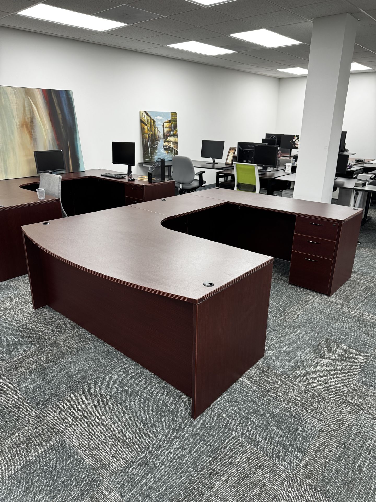 U Shape Desk *25% Off Sale*