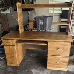 Wood Computer With Removalbe Hutch