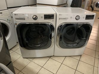 Mega Capacity Kenmore Washer And Electric Dryer 