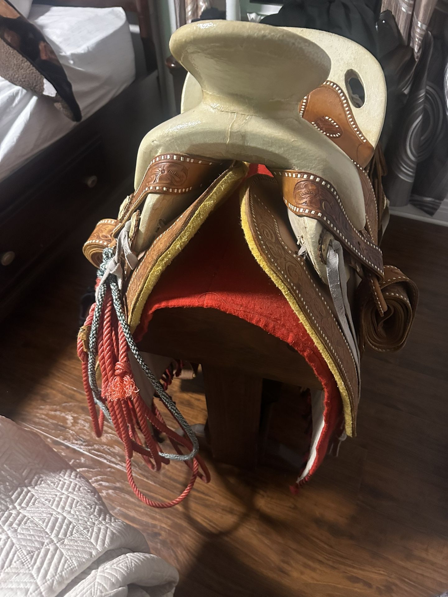 Saddle