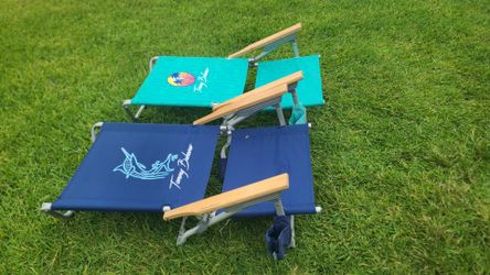 2 TOMMY BAHAMA beach chairs, lightweight,lay flat