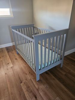 Beautiful Crib With Mattress