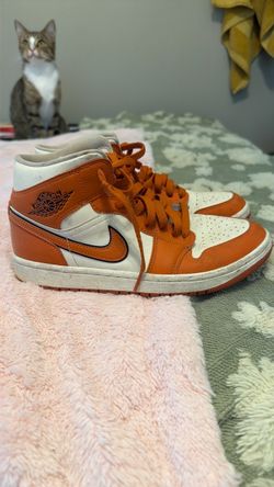 Women’s Nike sneakers 7.5