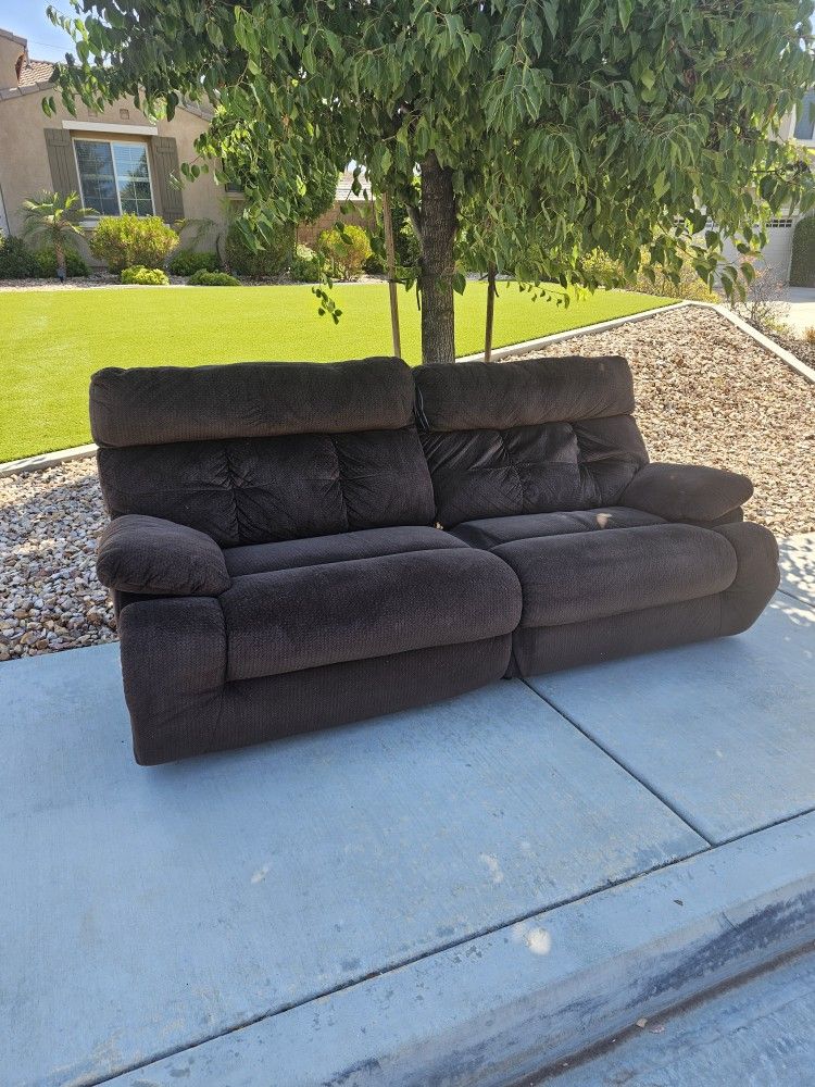 Free Sofa that Electrically Reclines
