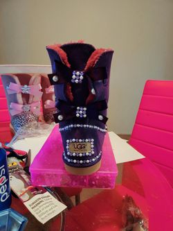 Purple stones and pearl s....sizes 8, 9 and 10 prices are all different check page for more uggs plain or designed