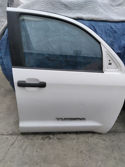 2018 Toyota Tundra Passenger Side Door  *Parts*