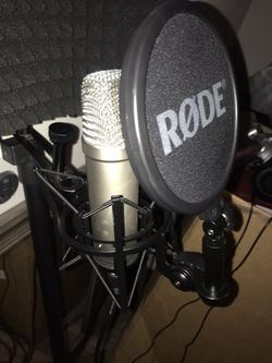 Rode NT1-A Large Diaphragm Condenser Mic For Bright Vocals