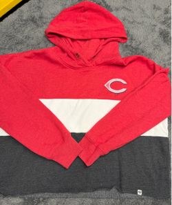 '47 Brand Cincinnati Reds Crop Hoodie, Size Women’s Large in great shape! Comfortable Cincinnati Reds hoodie is a size large. It is made of a cotton