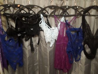 *BRAND NEW LINGERIE Runs Small