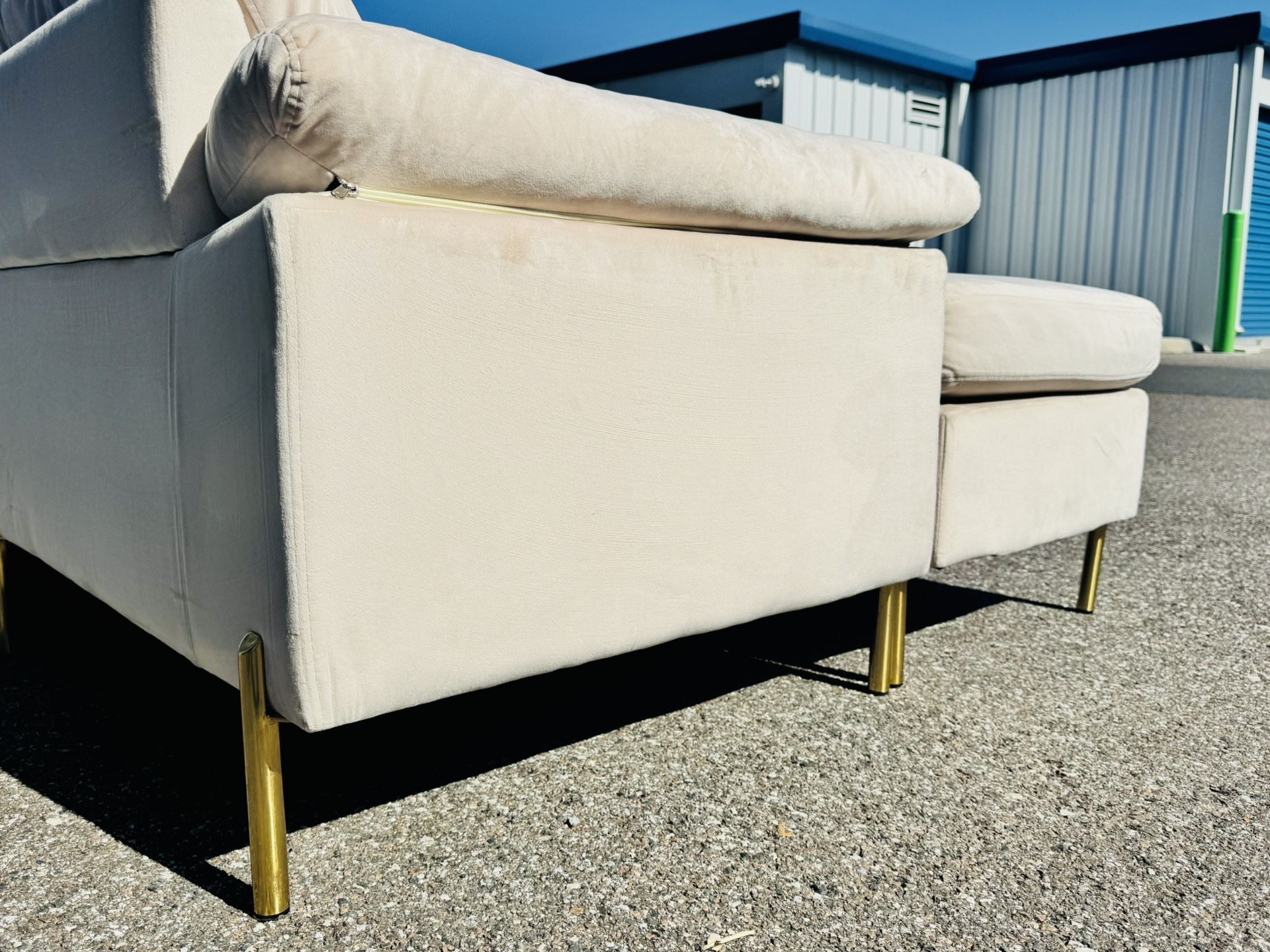 SECTIONAL CHAISE COUCH GOLD LEGS