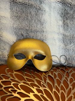 Gold mask