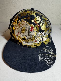 🧢 YIWEIKE “Crown Skull” Cap – Stylish with Gold Embroidery