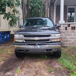 Chevy suburban gray