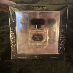 VICTORIAS SECRET TEASE PERFUME GIFT BOX