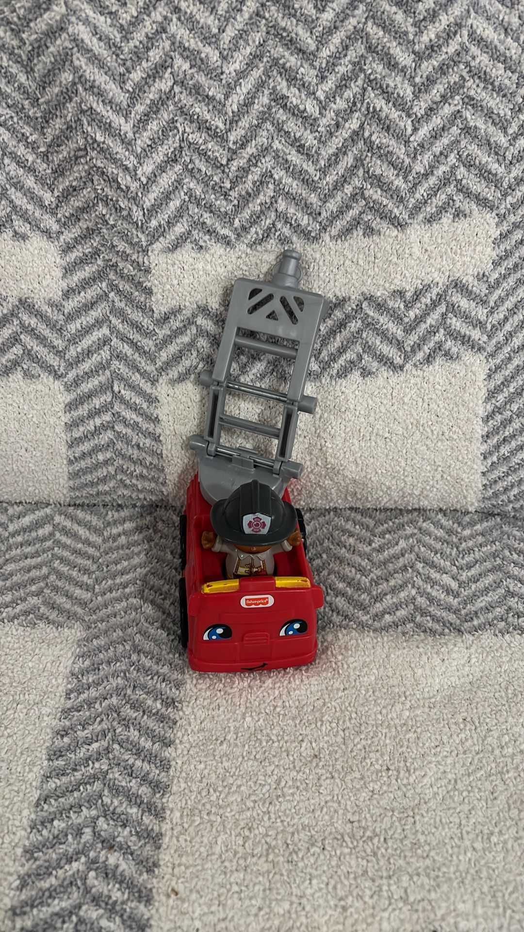 Fisher-Price Little People To the Rescue Fire Truck & Firefighter Figure for Toddlers