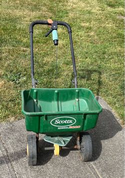 Spreader, for weed feed or fertilizer
