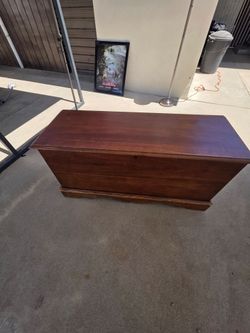 Lane Ceadar Chest