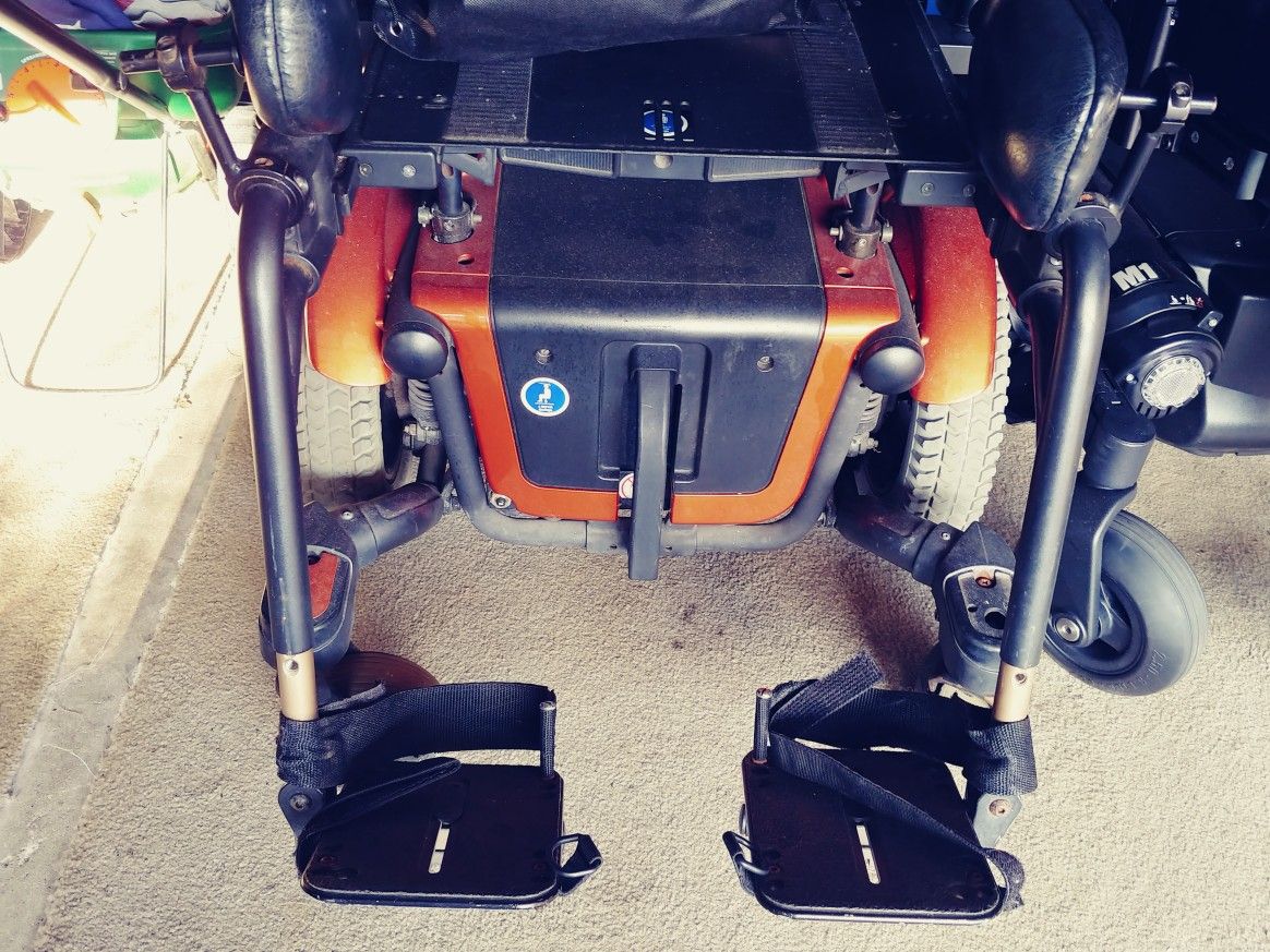 Quantum 600 Wheelchair