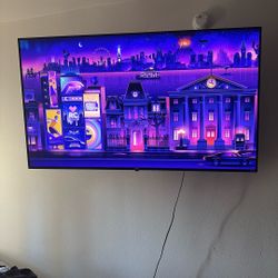ROKU TV 65” 