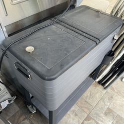 Rolling cooler