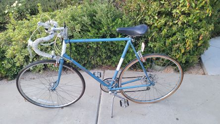 Vintage Raleigh Grand Prix Road Bike – 1970s Blue (Local Pickup Only)