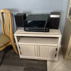 Vintage Stereo With Bose Speakers