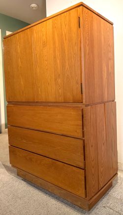 Circa late 1960s MCM Danish style oak wardrobe dresser with 3 drawers