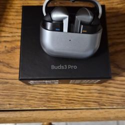 BUDS 3 PRO MODEL (R630)