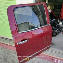 Parts 2015 To 2018 GMC Denali Right Rear Door