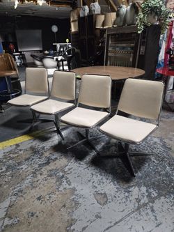 Chromcraft Spaceage Table And Chairs