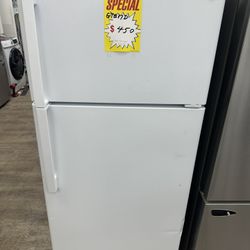 GE Refrigerator $395