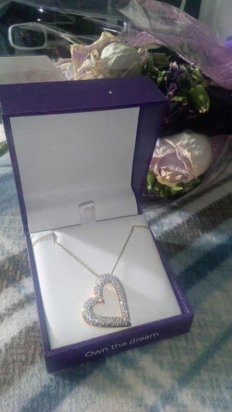 Diamond gold necklace