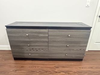 Gray and Black 6-Drawer Dresser – Used