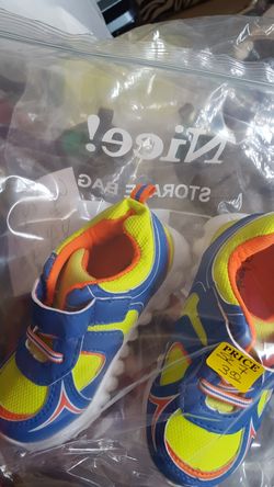 Boys shoes size 7, like new