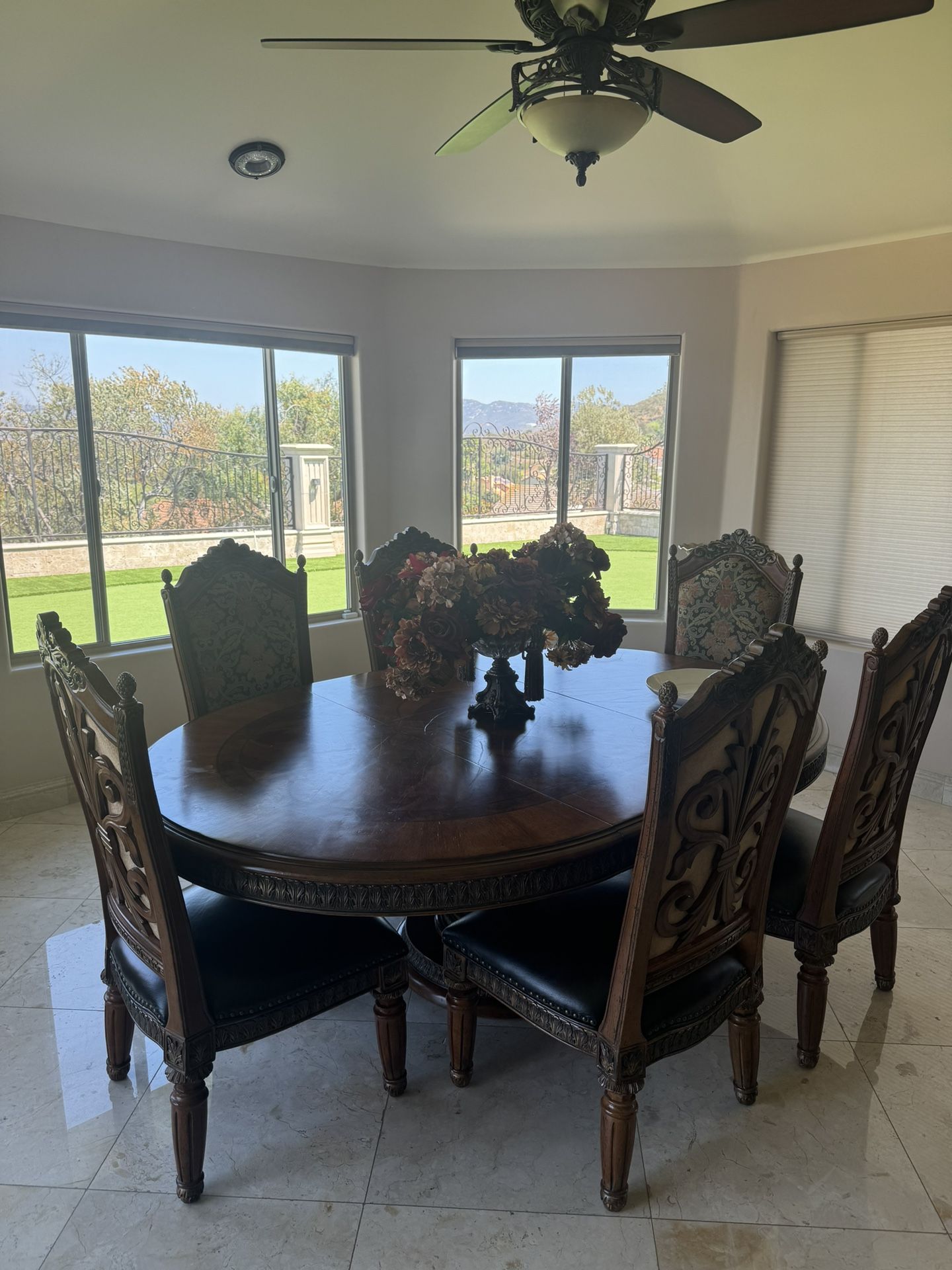 Dinning Table 