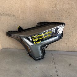 Headlight Toyota Tundra 