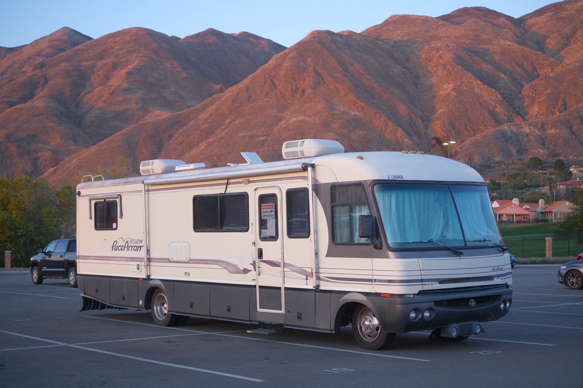 Photo 1996 Pace Arrow Vision 35Ft Motorhome