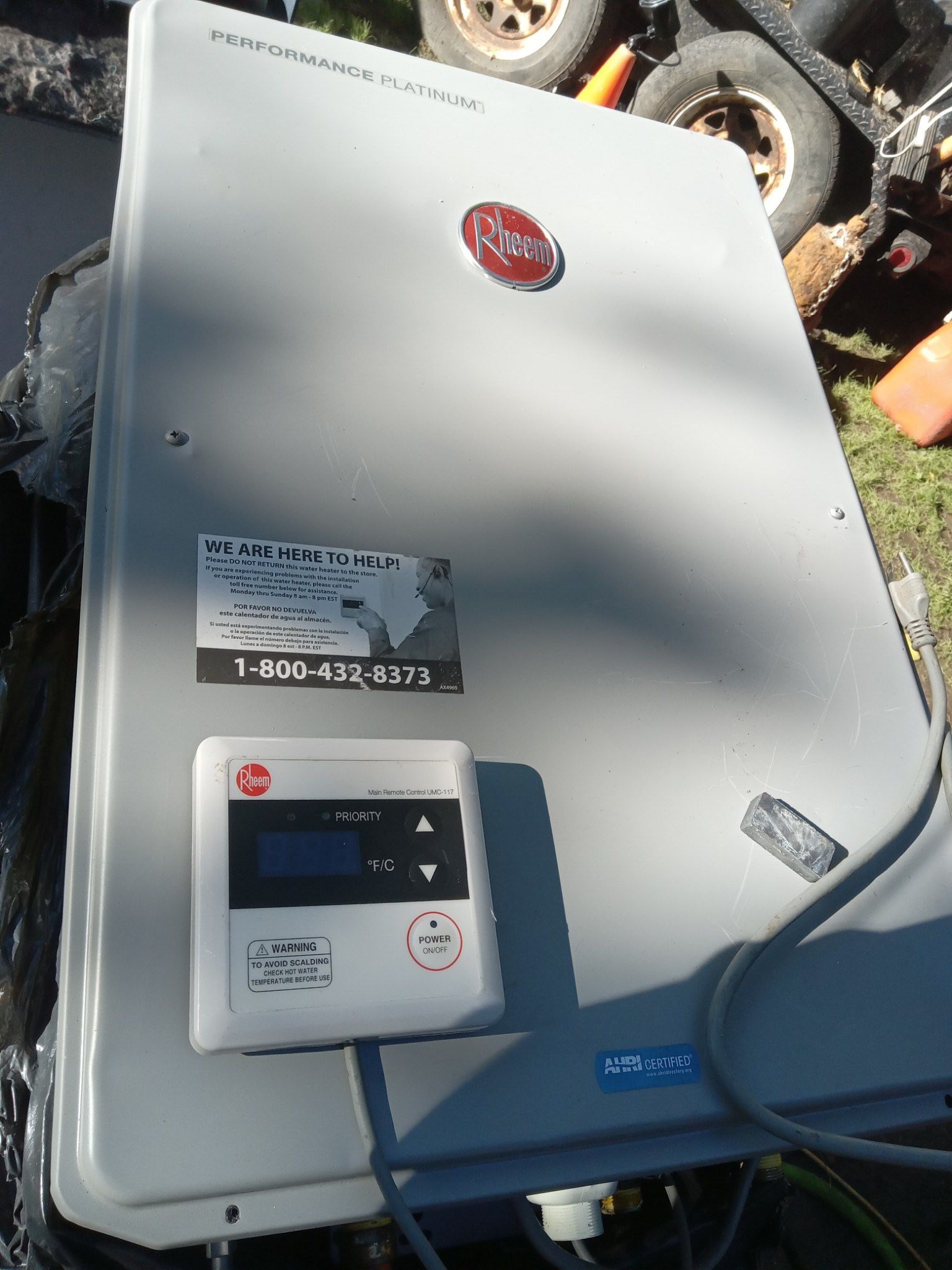 Tankless On Demand Hot water Tank Brand New