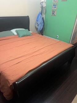 King size bed with Mastress